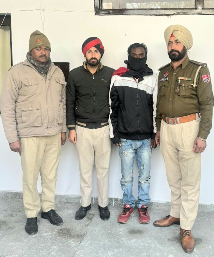 Pojewal police arrested the youth with 06 grams of heroin